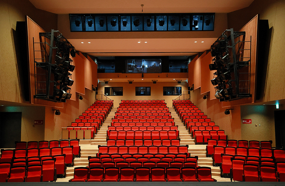 メニコン シアターAoi