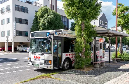 まちなかループバス「八本松」バス停