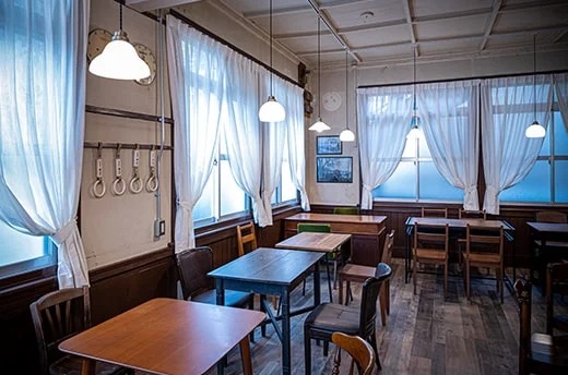 大雄山線駅舎カフェ1の1