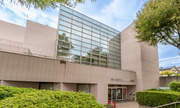 市立南浦和図書館