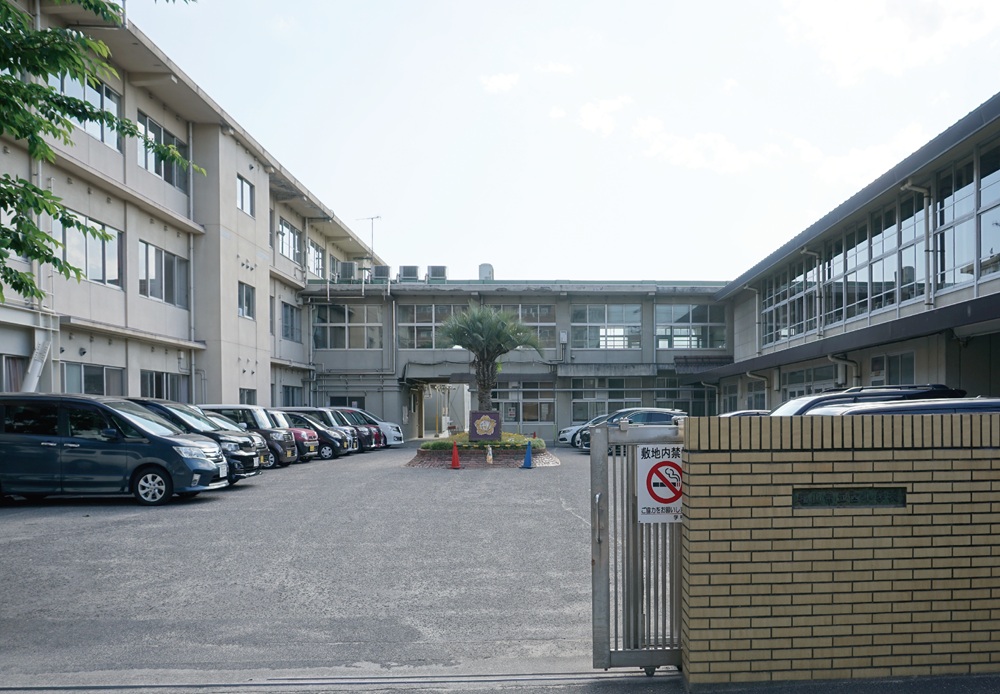 市立西小学校