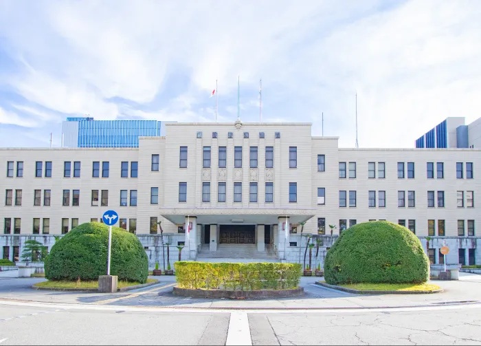 富山県庁