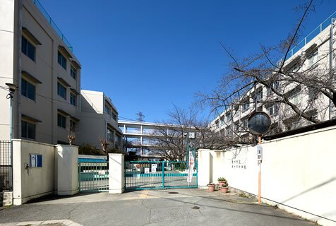 豊中市立第十六中学校