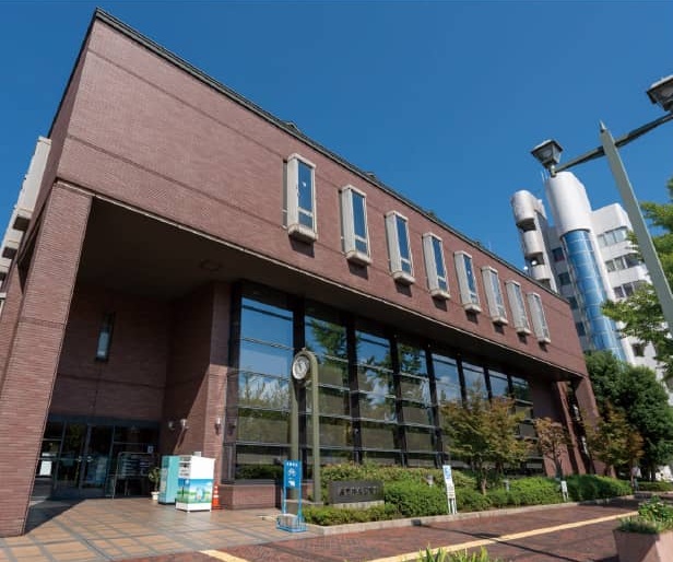 呉市中央図書館