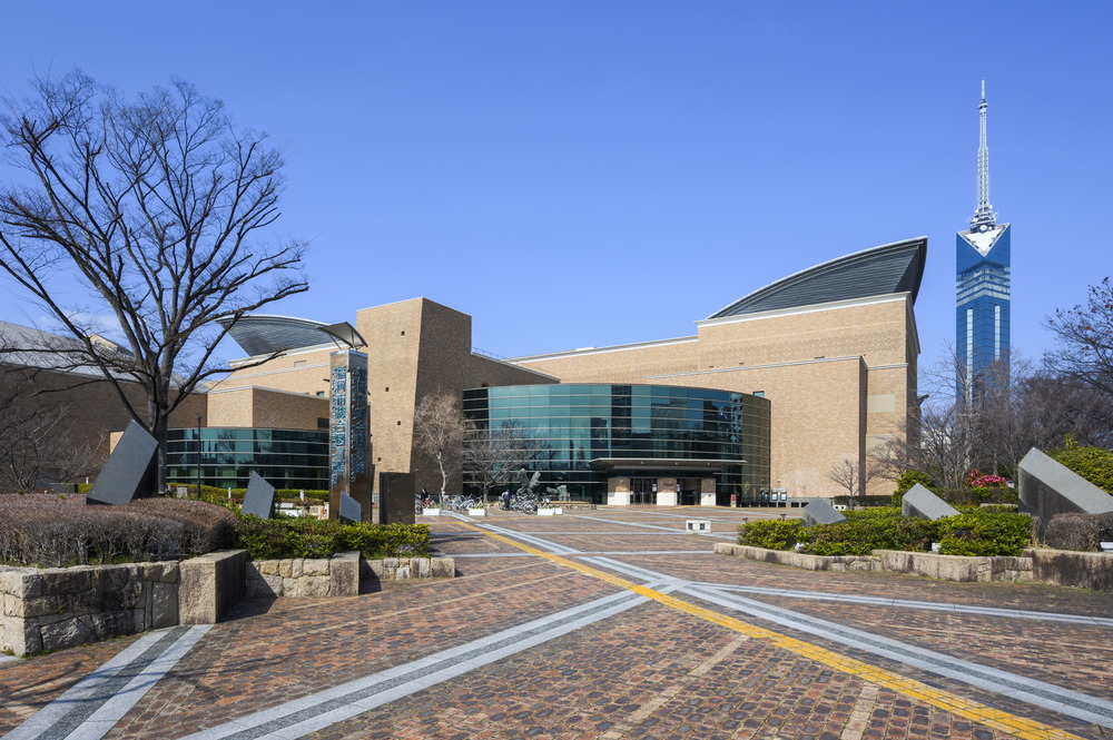 福岡市総合図書館