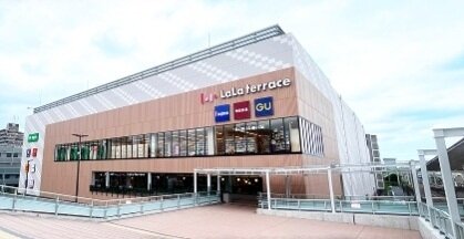 三井ショッピングパークららテラス北綾瀬ペデストリアンデッキ