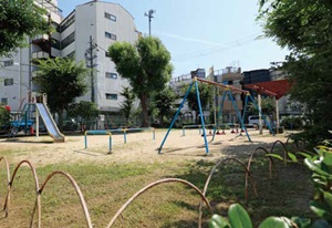 八雲東町1丁目児童遊園