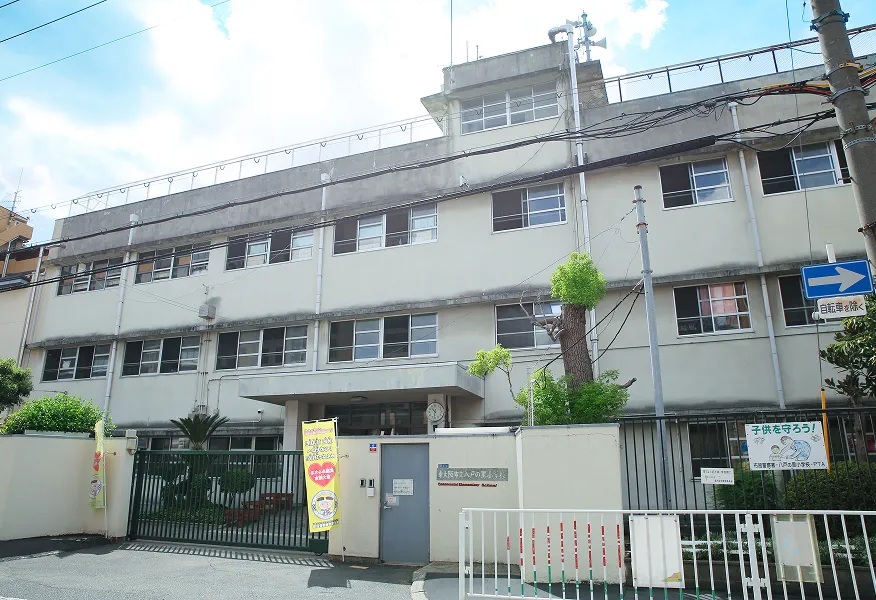市立八戸の里小学校