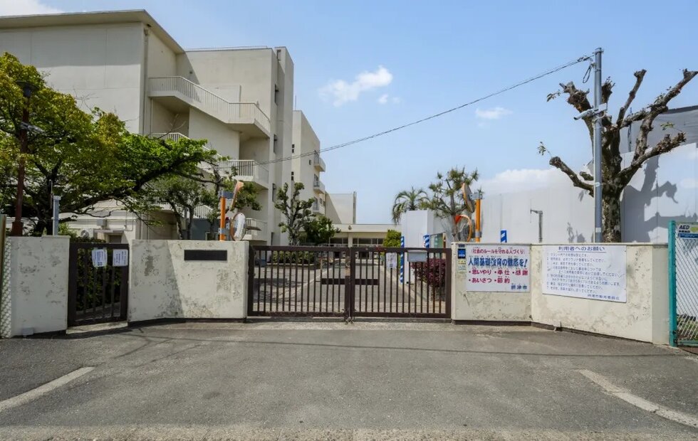 摂津市立鳥飼西小学校