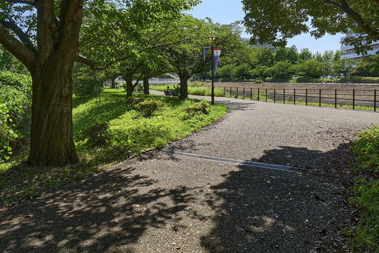 新横浜駅前公園