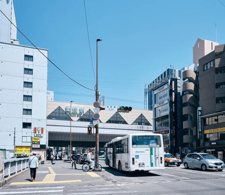 西鉄天神大牟田線・地下鉄七隈線「薬院」駅
