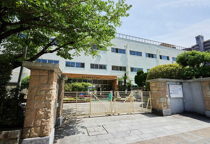 広島市立幟町中学校