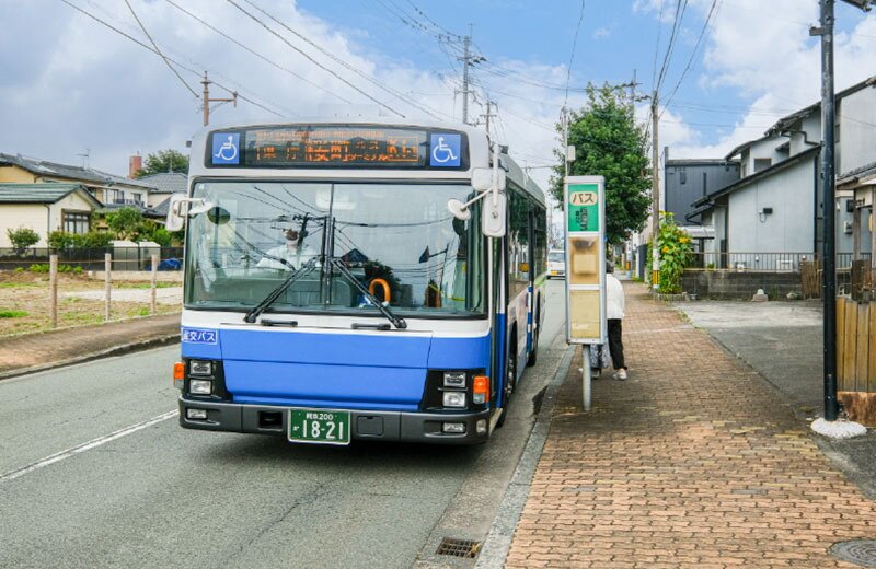 「湖東町」バス停