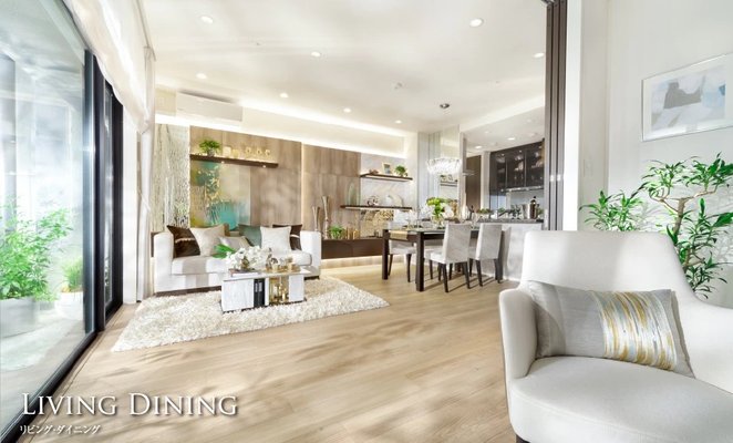LIVING DINING（THE EAST／モデルルーム B-F4タイプ／2021年10月撮影）