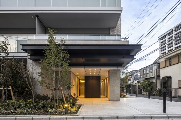 エントランス外観(竣工写真)