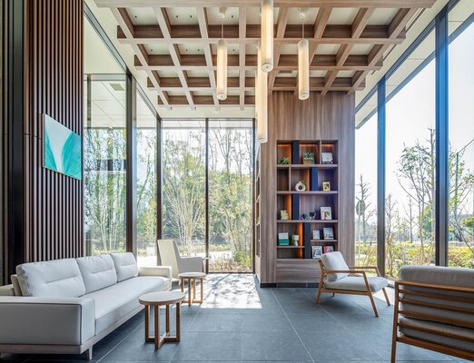 ブリーズラウンジ（東敷地）