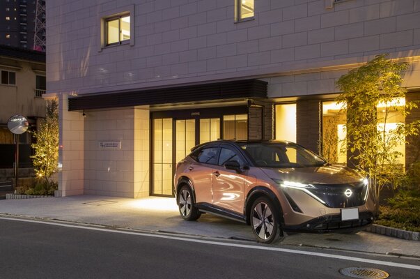 エントランスアプローチ（2025年8月撮影）