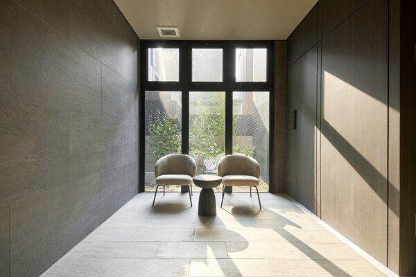 エントランスホール