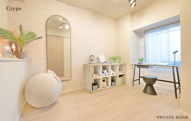 PRIVATE ROOM