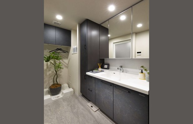 POWDER ROOM