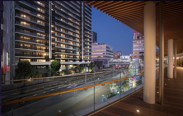 外観完成予想CG（U_PLACE2階より駅方面を望む）