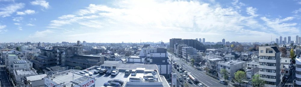 現地6階相当の高さから東方面を望むパノラマ写真（2024年12月撮影）