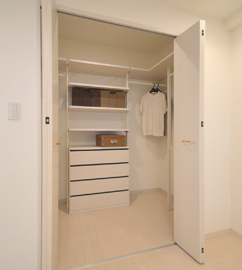 ウォークインクローゼット採用。
