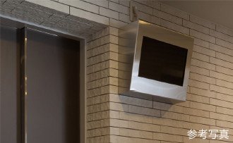 エレベーター前防犯モニター