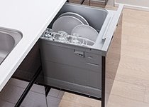家事をサポートするスライド式食器洗い乾燥機