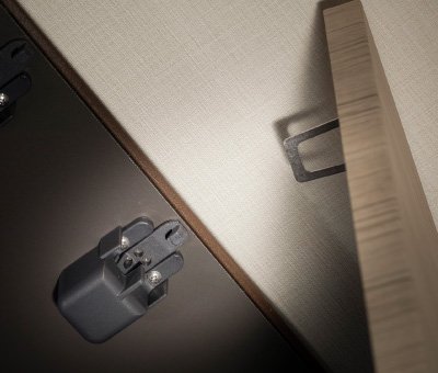 耐震ラッチ
