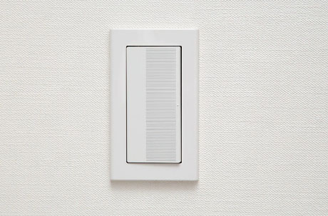 操作面が大きく操作しやすい大型プレートスイッチ