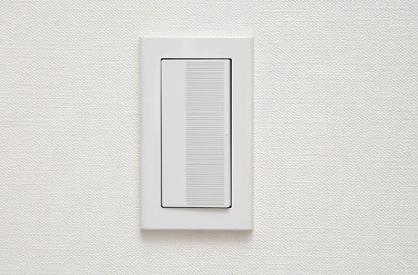 操作面が大きく操作しやすい大型プレートスイッチ