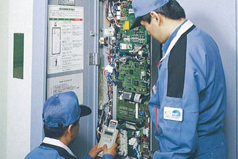 エレベーターは24時間の遠隔監視・保守管理
