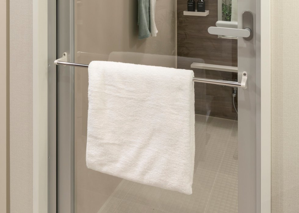 ドア外タオル掛け