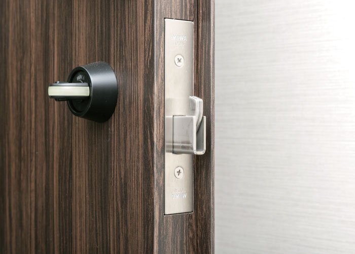 鎌形デッドボルト錠・特殊サムターン