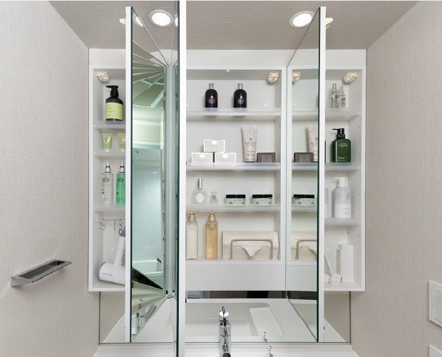 三面鏡付洗面化粧台（手元照明付）