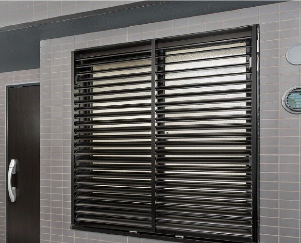 可動ルーバー面格子