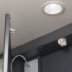 耐震ラッチ