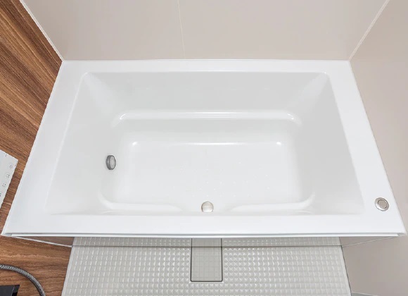 バスタイムを快適に
ストレートライン浴槽