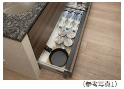 足元スライド式収納