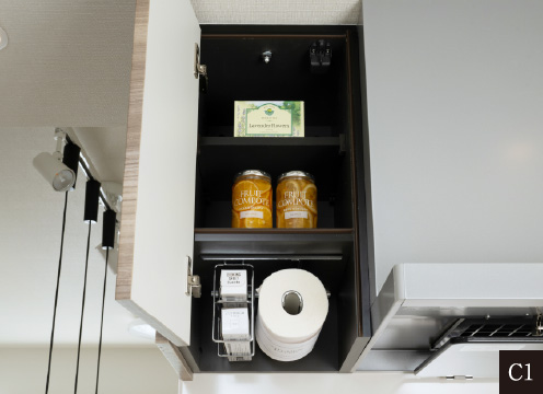 吊戸収納（シーズンフェイスのみ設置）