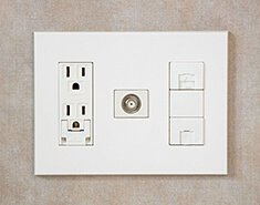 マルチメディアコンセント