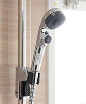 水の勢いを変えることなく節水。
エコシャワー