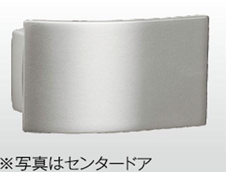 玄関ドアとセンタードア（リビング）の
ハンドルはプッシュプルを採用