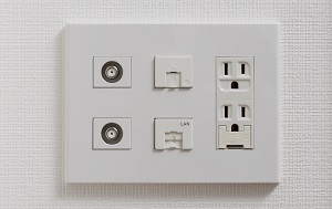 マルチメディアコンセント