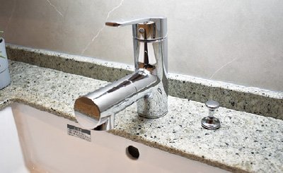 可動タイプシャワー水栓