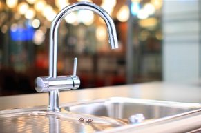 ビルトイン浄水器付き水栓