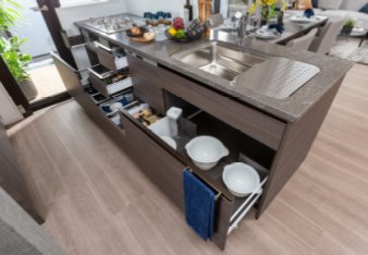 キッチン収納（スパイスラック付）
