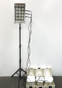 【照明機器(水電池による発電)】