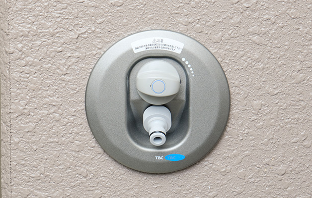フラット屋外用散水栓